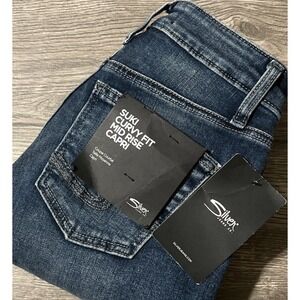 Silver Jeans NWT Suki Curvy Fit Mid Rise Jean Capri Size 24x23.5 (24x24)